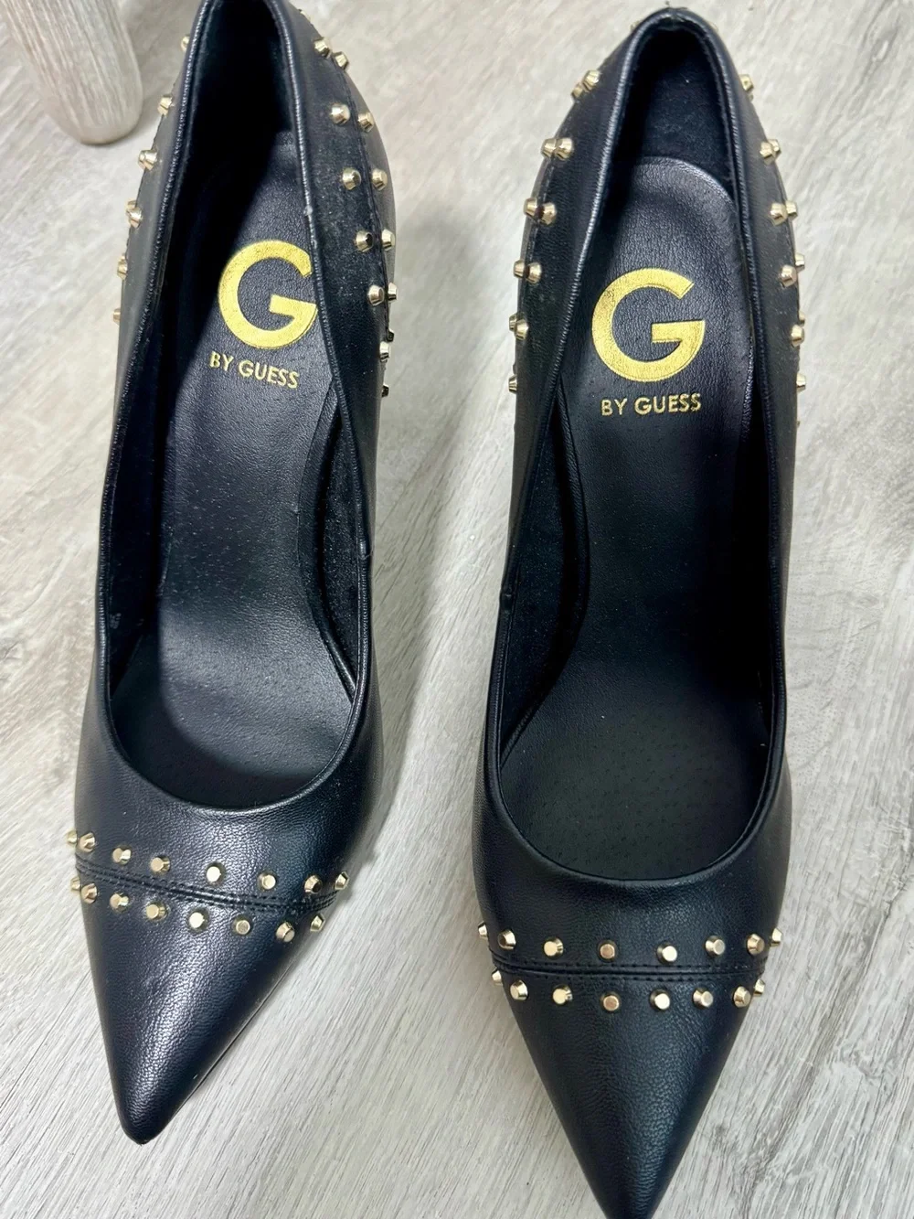 G by Guess elegant pointed